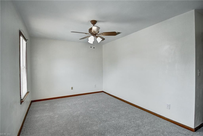 Photo 29 of 41 residential for sale in Chesapeake virginia