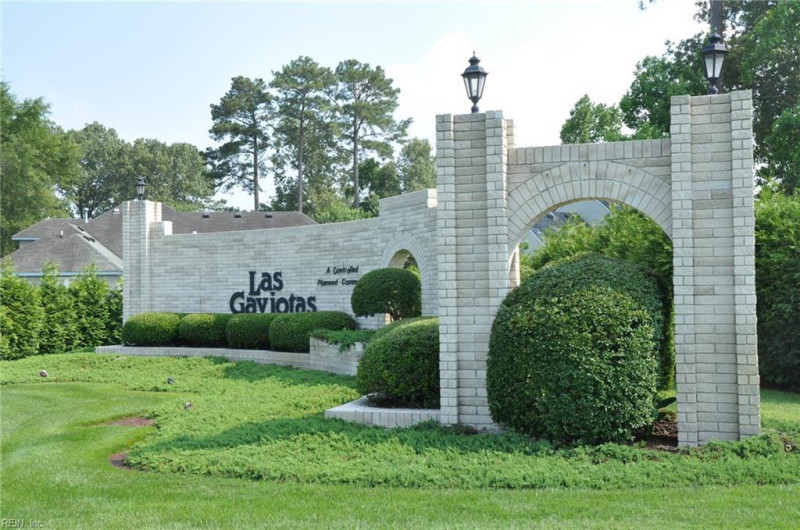 Photo 5 of 41 residential for sale in Chesapeake virginia
