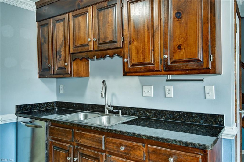 Photo 9 of 41 residential for sale in Chesapeake virginia