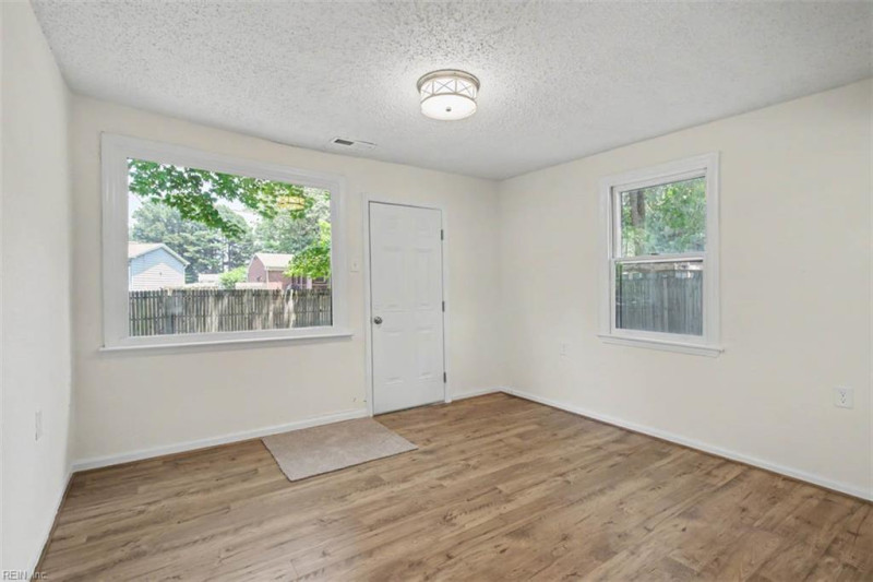 Photo 17 of 33 residential for sale in Hampton virginia