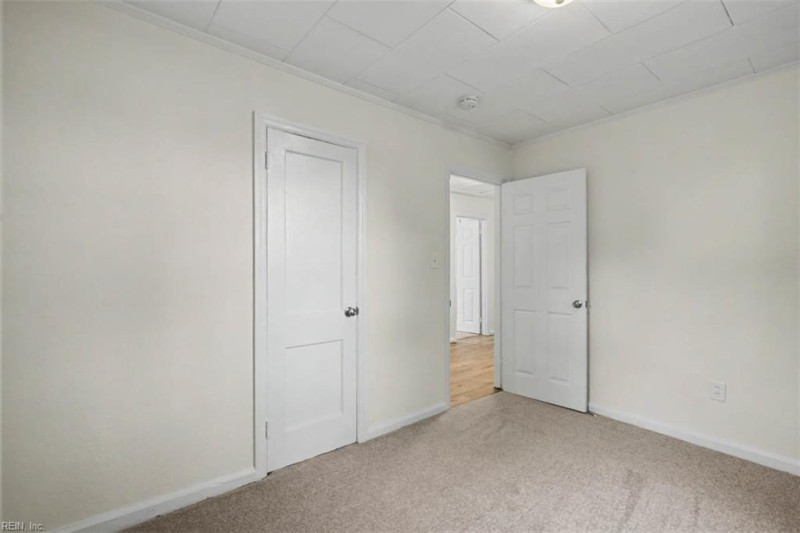 Photo 27 of 33 residential for sale in Hampton virginia
