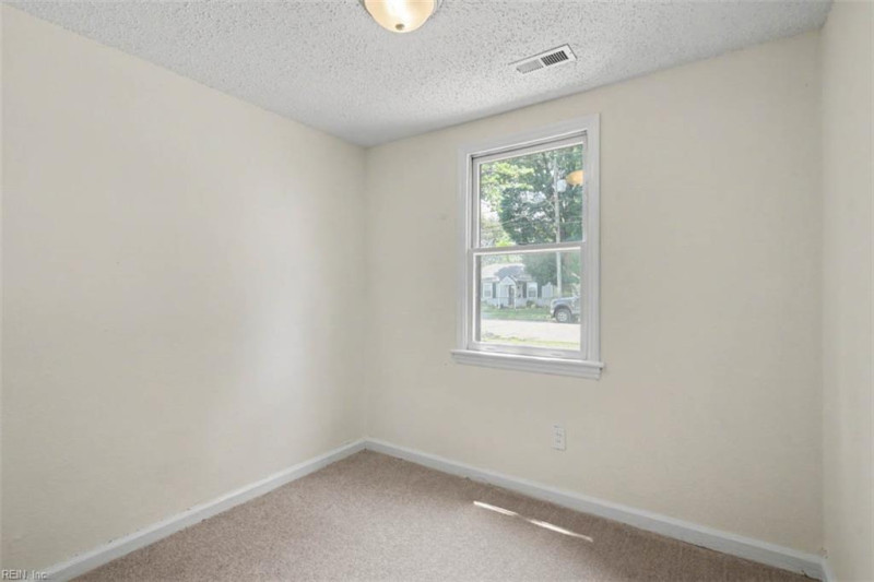 Photo 28 of 33 residential for sale in Hampton virginia