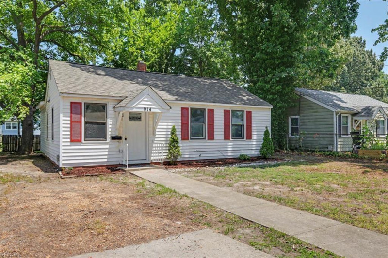 Photo 4 of 33 residential for sale in Hampton virginia