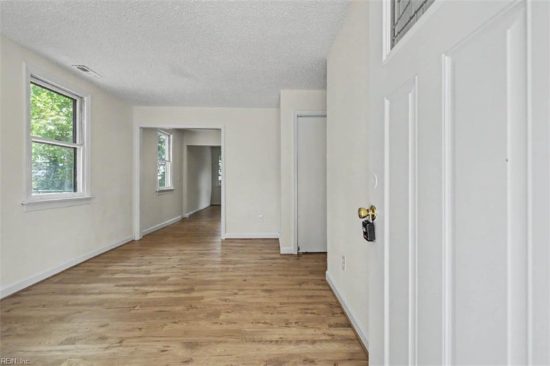 Photo 6 of 33 residential for sale in Hampton virginia
