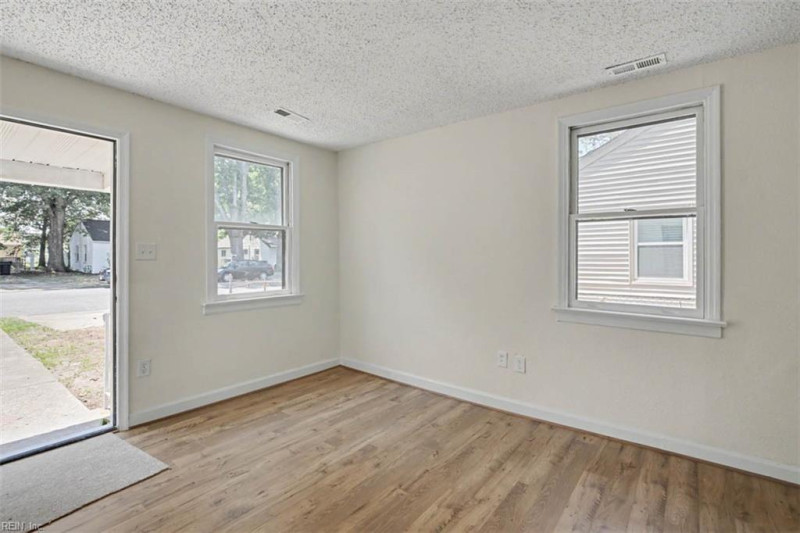 Photo 9 of 33 residential for sale in Hampton virginia