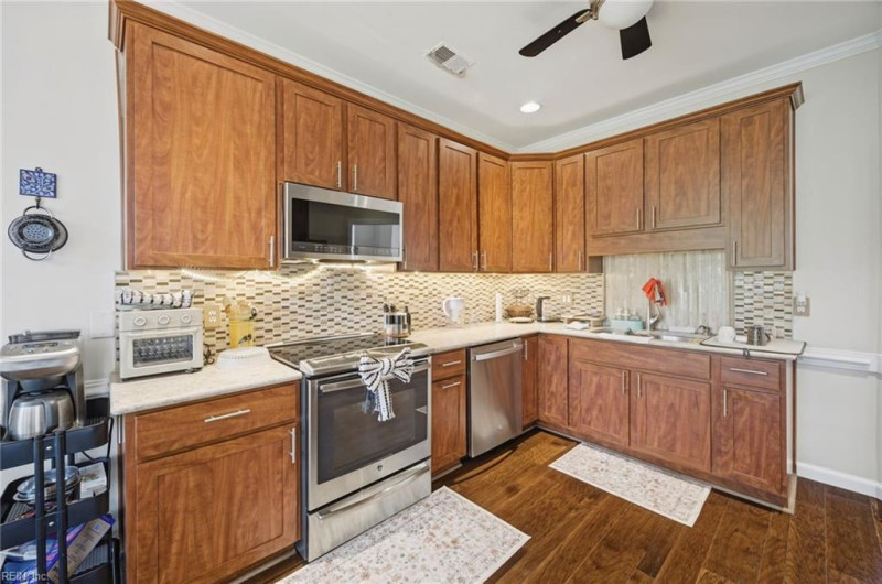 Photo 10 of 44 residential for sale in Virginia Beach virginia