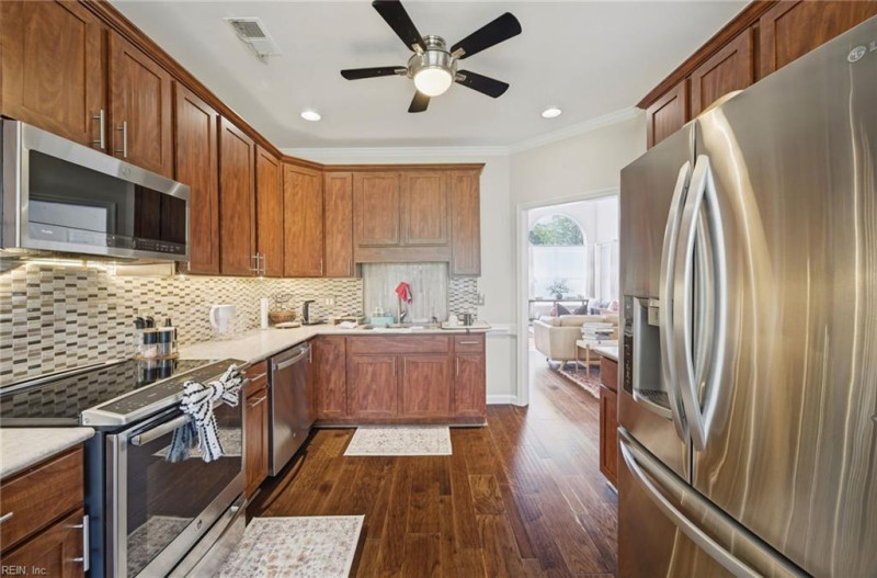 Photo 11 of 44 residential for sale in Virginia Beach virginia