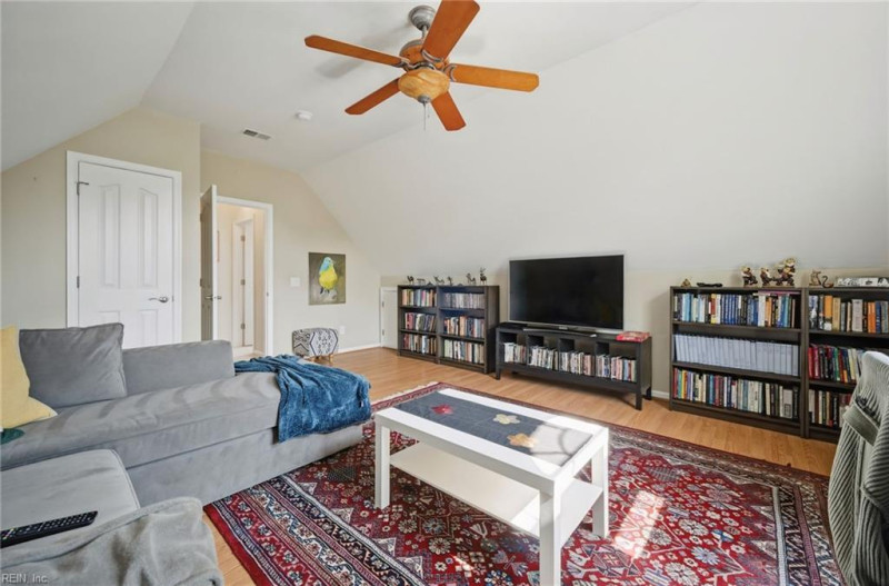 Photo 16 of 44 residential for sale in Virginia Beach virginia