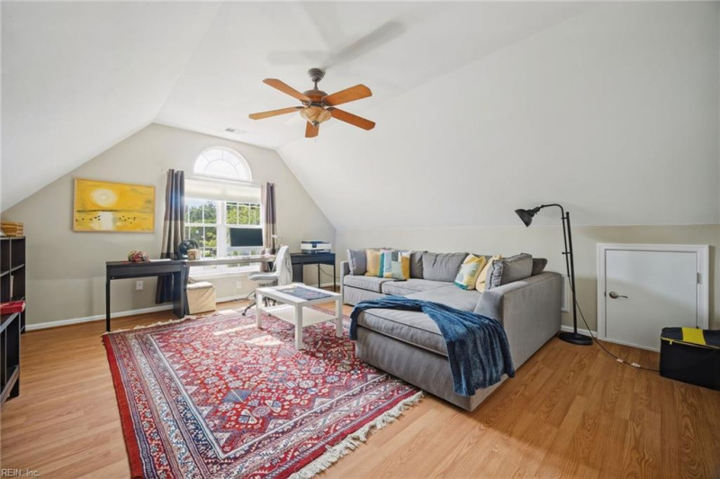 Photo 17 of 44 residential for sale in Virginia Beach virginia