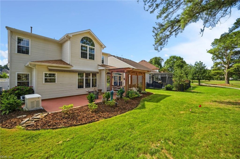 Photo 35 of 44 residential for sale in Virginia Beach virginia