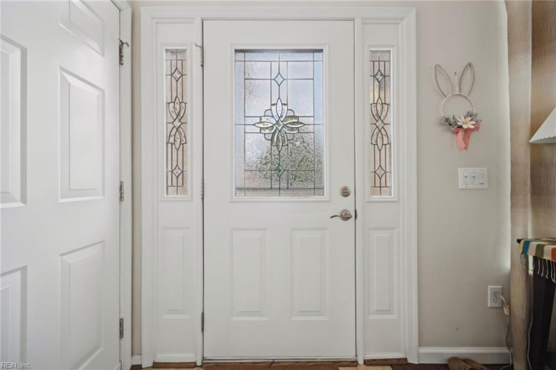 Photo 4 of 44 residential for sale in Virginia Beach virginia
