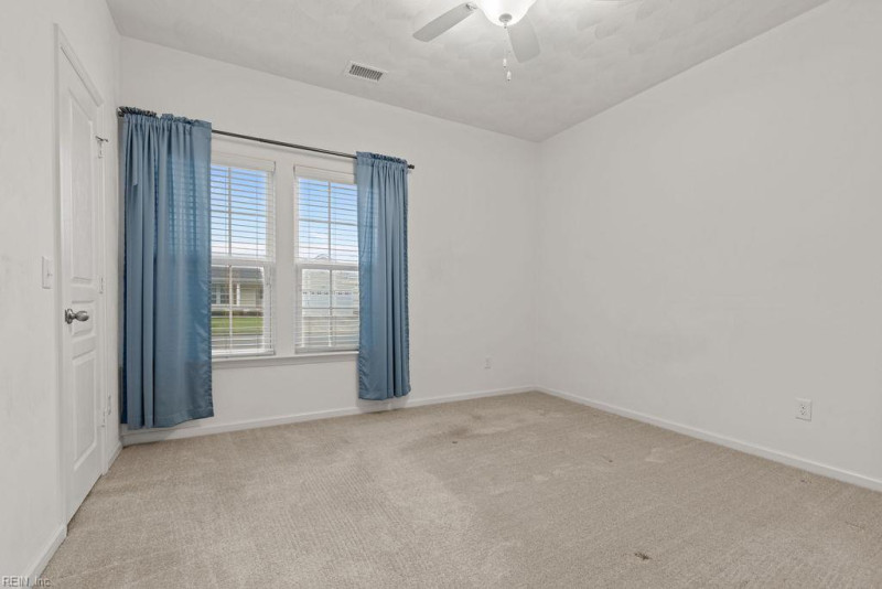 Photo 18 of 46 residential for sale in Suffolk virginia