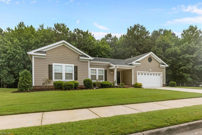 Photo 3 of 46 residential for sale in Suffolk virginia