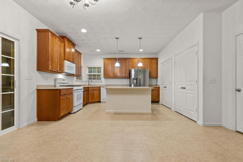 Photo 8 of 46 residential for sale in Suffolk virginia