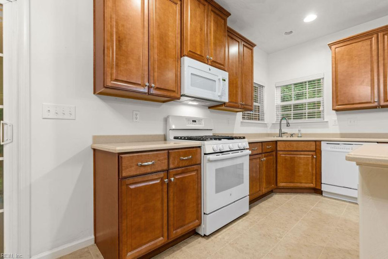 Photo 9 of 46 residential for sale in Suffolk virginia