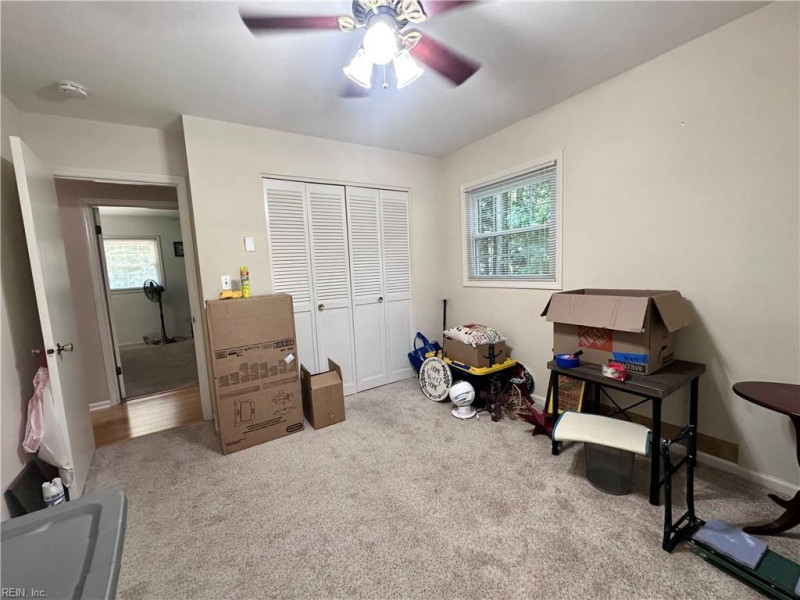 Photo 14 of 24 residential for sale in York County virginia