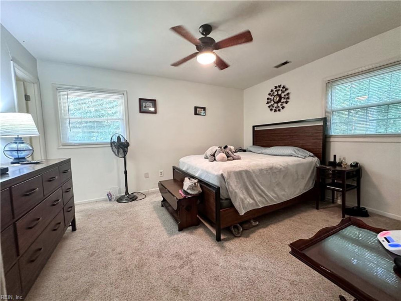 Photo 15 of 24 residential for sale in York County virginia