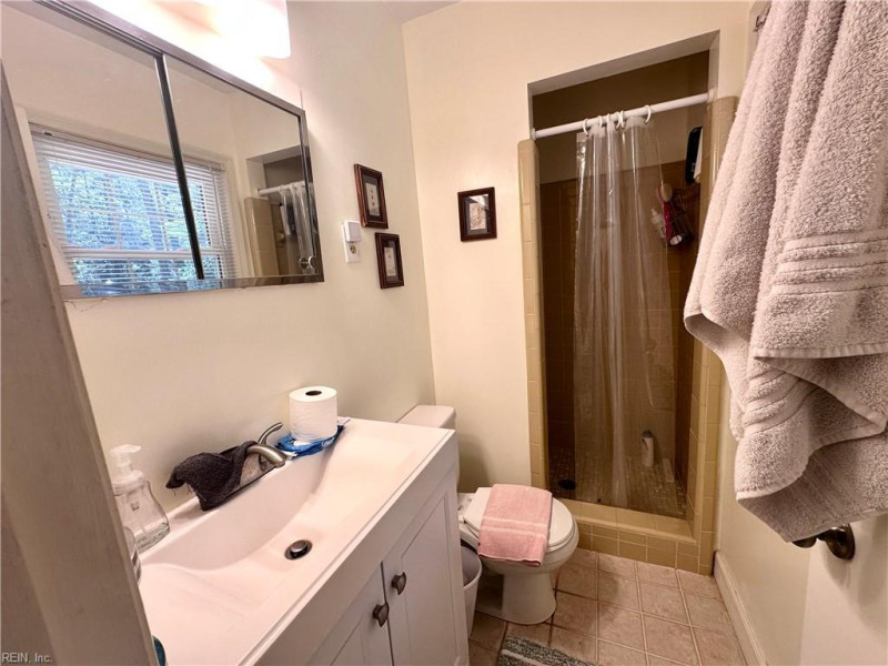 Photo 18 of 24 residential for sale in York County virginia