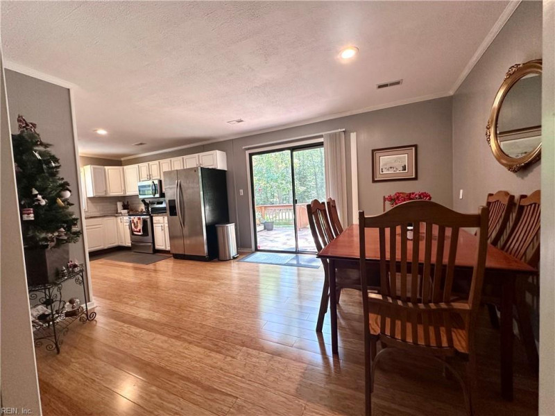 Photo 4 of 24 residential for sale in York County virginia