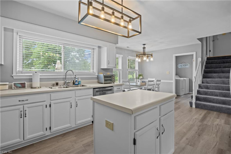 Photo 11 of 30 residential for sale in Virginia Beach virginia