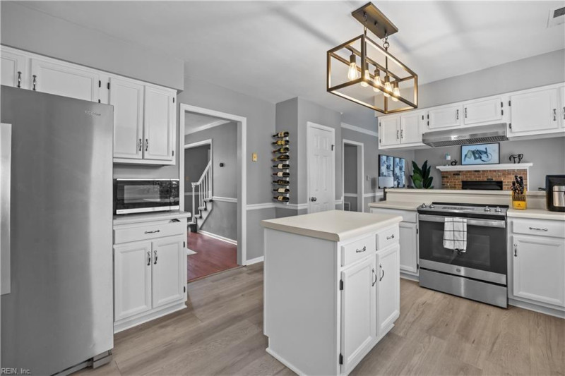 Photo 9 of 30 residential for sale in Virginia Beach virginia