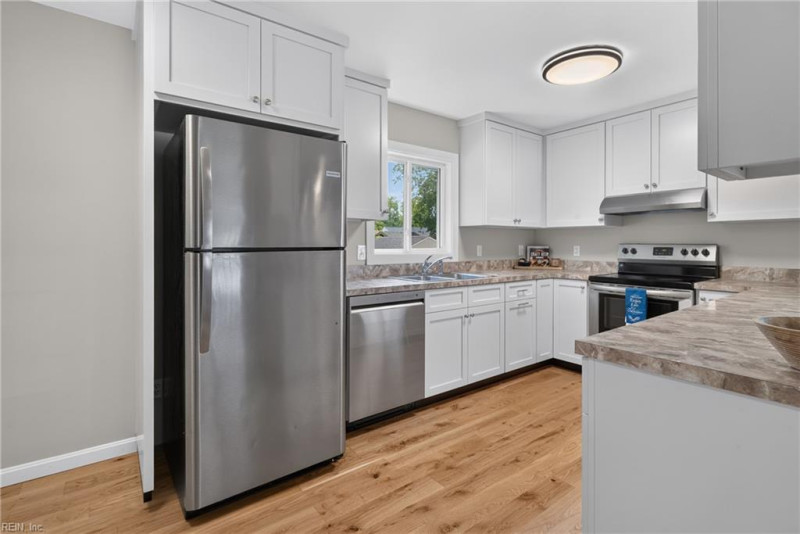 Photo 17 of 50 residential for sale in Virginia Beach virginia