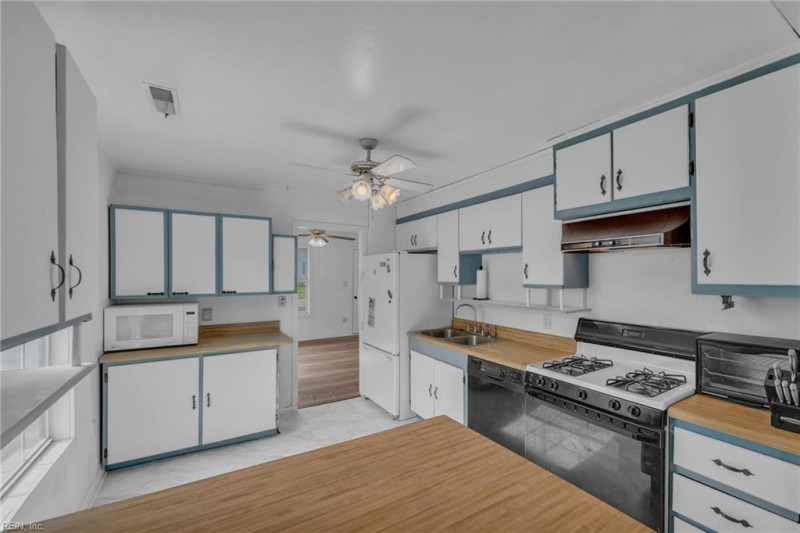 Photo 12 of 40 residential for sale in Chesapeake virginia Photo 12 of 40 residential for sale in Chesapeake virginia