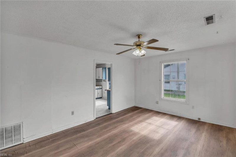 Photo 5 of 40 residential for sale in Chesapeake virginia Photo 5 of 40 residential for sale in Chesapeake virginia