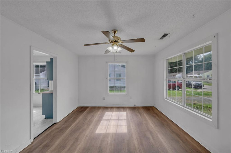 Photo 7 of 40 residential for sale in Chesapeake virginia Photo 7 of 40 residential for sale in Chesapeake virginia