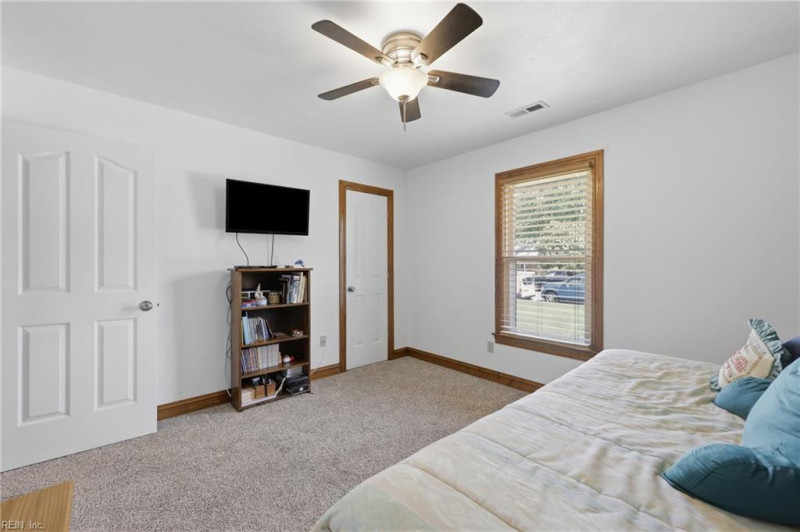Photo 12 of 49 residential for sale in Chesapeake virginia