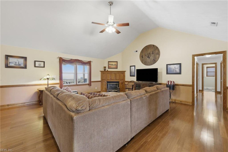 Photo 17 of 49 residential for sale in Chesapeake virginia