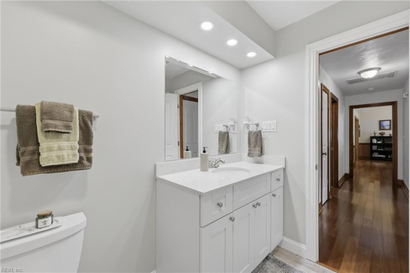 Photo 33 of 49 residential for sale in Chesapeake virginia