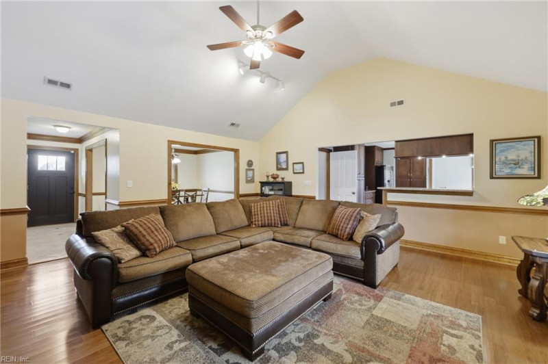 Photo 8 of 49 residential for sale in Chesapeake virginia
