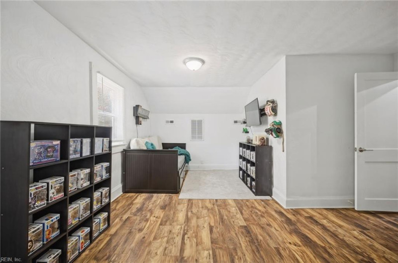 Photo 18 of 35 residential for sale in Portsmouth virginia