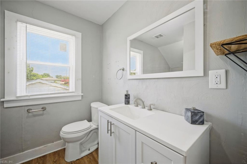 Photo 22 of 35 residential for sale in Portsmouth virginia