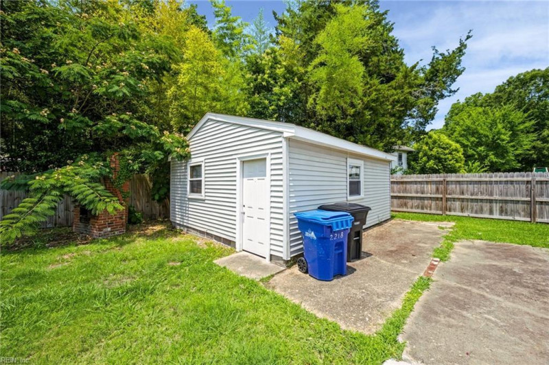 Photo 30 of 35 residential for sale in Portsmouth virginia