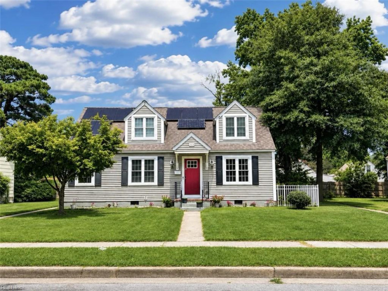 Photo 1 of 32 residential for sale in Norfolk virginia