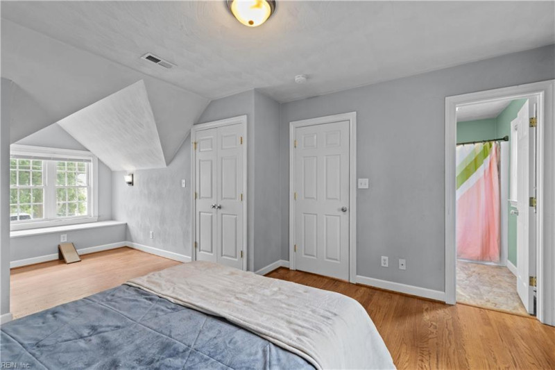 Photo 27 of 32 residential for sale in Norfolk virginia