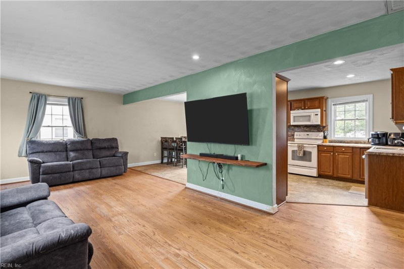 Photo 29 of 32 residential for sale in Norfolk virginia