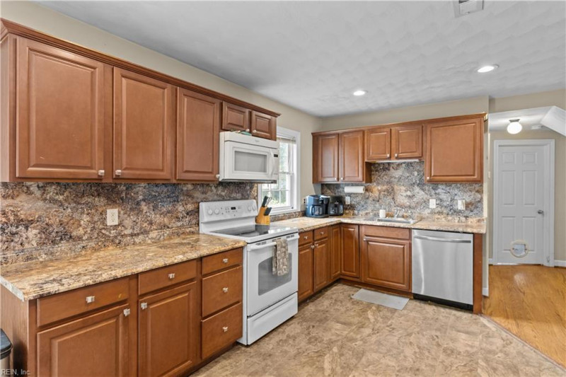Photo 8 of 32 residential for sale in Norfolk virginia
