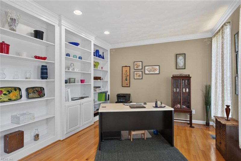 Photo 14 of 47 residential for sale in Virginia Beach virginia