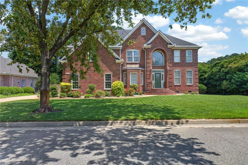 Photo 2 of 47 residential for sale in Virginia Beach virginia