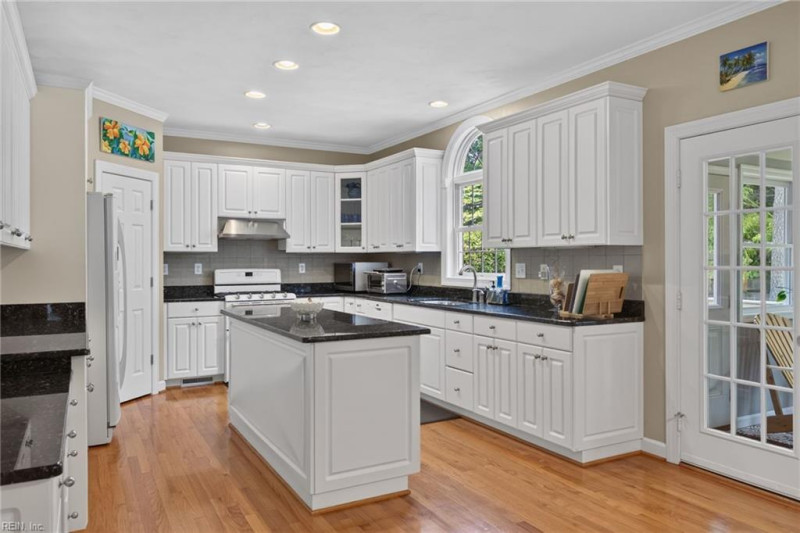 Photo 7 of 47 residential for sale in Virginia Beach virginia