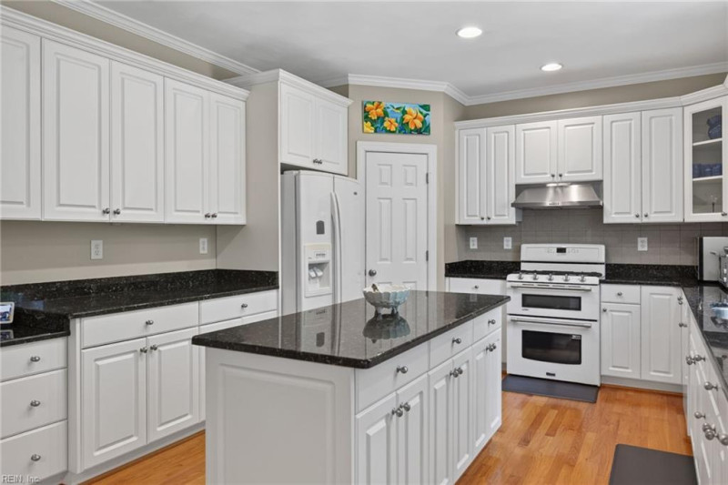 Photo 8 of 47 residential for sale in Virginia Beach virginia
