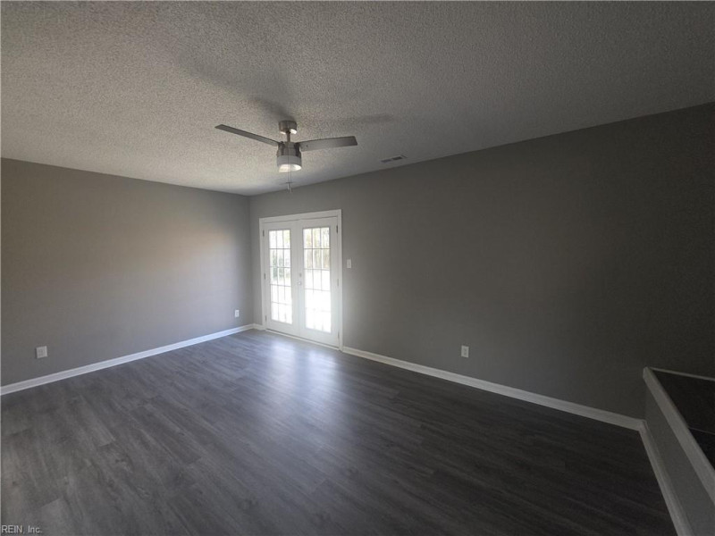 Photo 12 of 17 residential for sale in Virginia Beach virginia