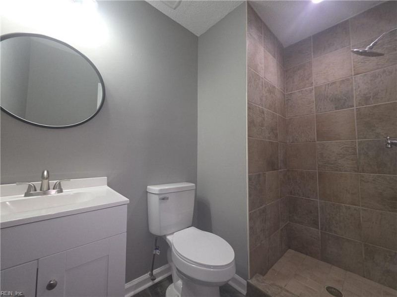 Photo 13 of 17 residential for sale in Virginia Beach virginia
