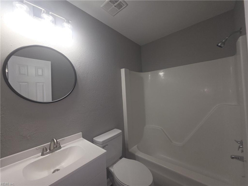 Photo 14 of 17 residential for sale in Virginia Beach virginia