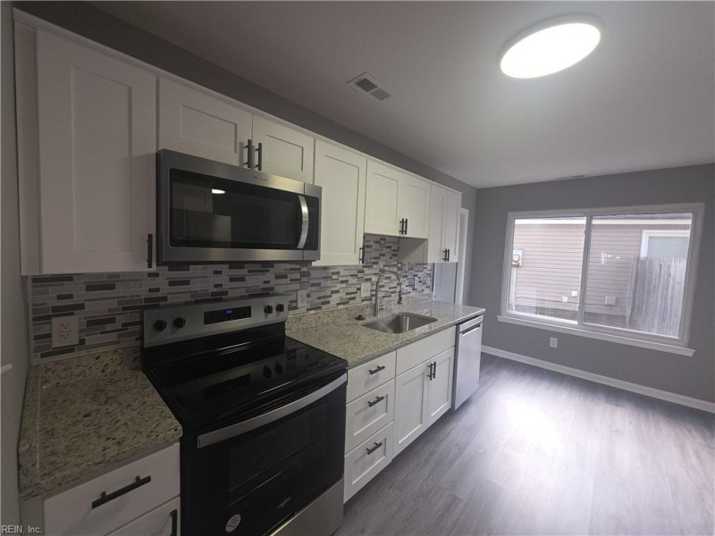 Photo 2 of 17 residential for sale in Virginia Beach virginia