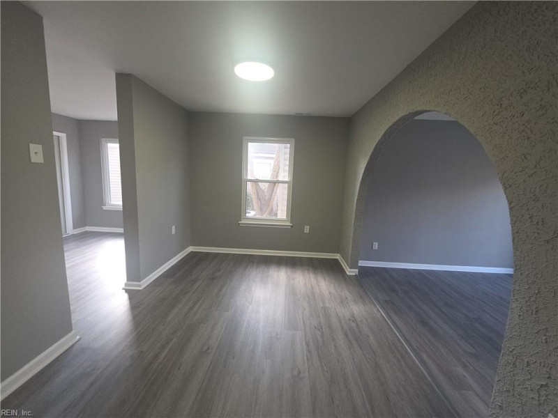 Photo 7 of 17 residential for sale in Virginia Beach virginia