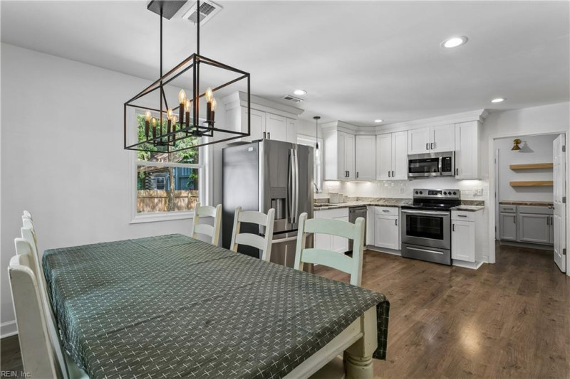 Photo 16 of 31 residential for sale in Hampton virginia